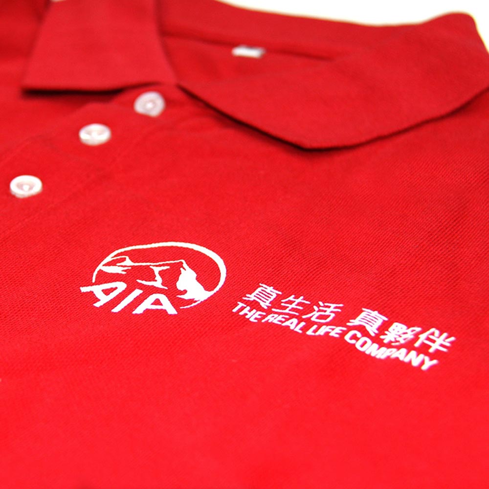 反領 T 恤